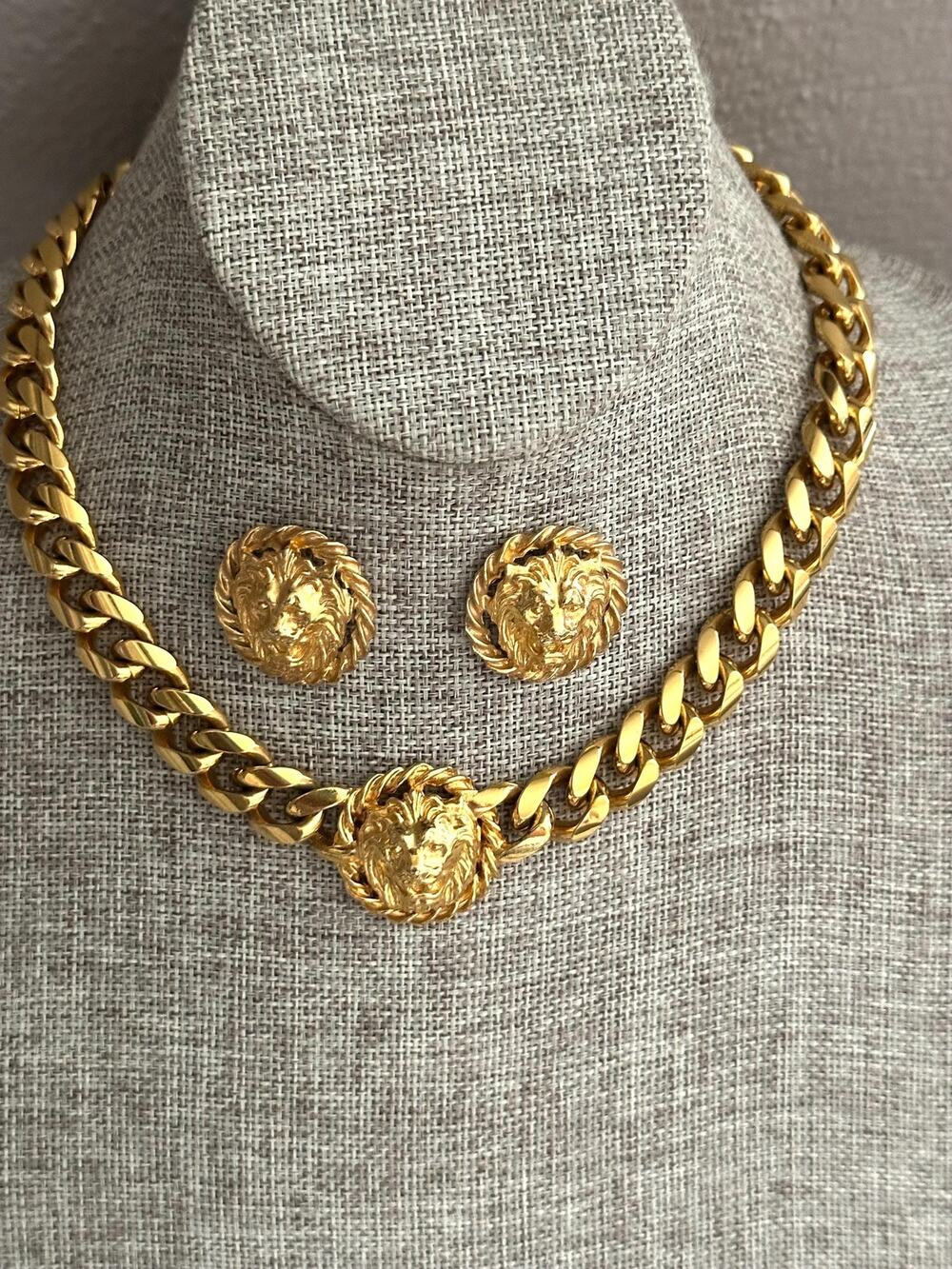 Vintage Anne Klein Lion Head Necklace Earrings Set, Gold Tone Cuban Chain 1980s)